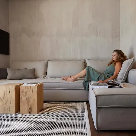 Villa Santorini Sky, The Retreat