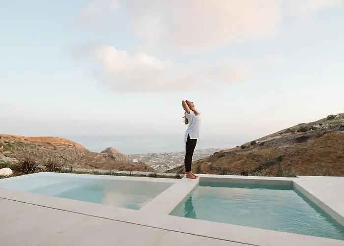 Villa Santorini Sky, The Retreat *