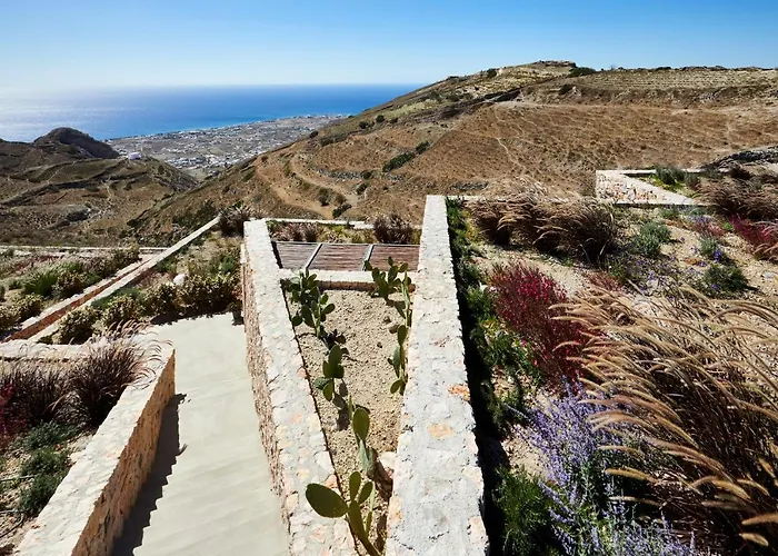 Santorini Sky, The Retreat * Pýrgos