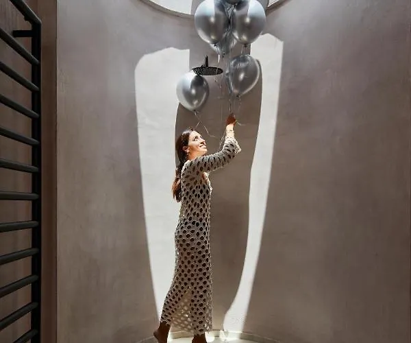 Villa Santorini Sky, The Retreat