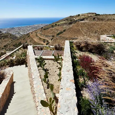 Santorini Sky, The Retreat * Pýrgos